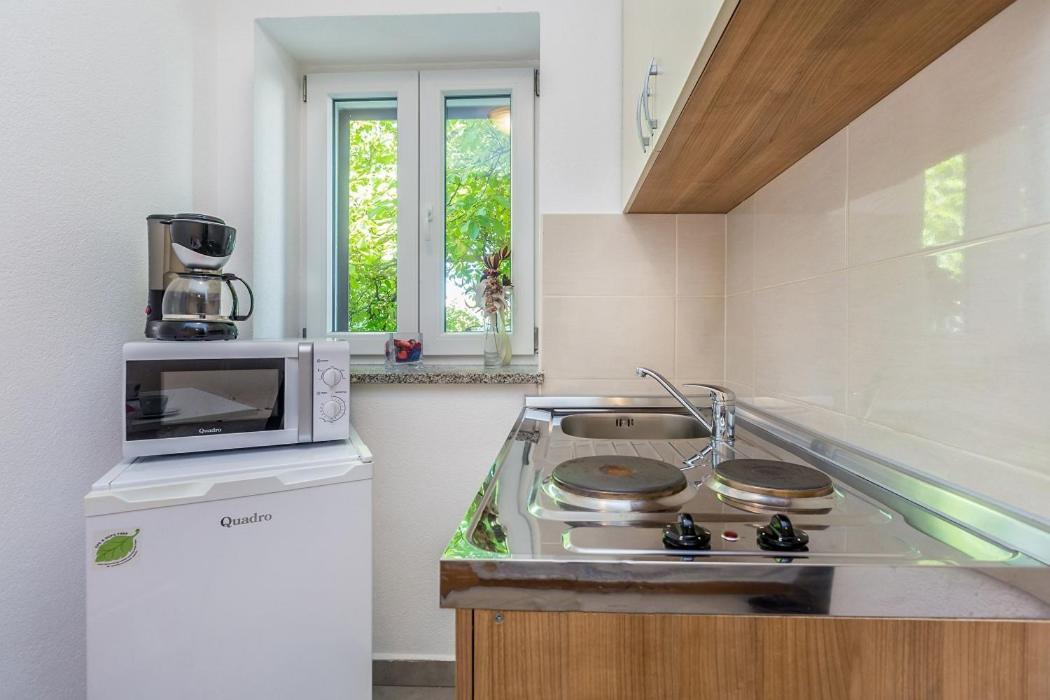 Studio Apartman U Kuci S Bazenom Baska  Exterior photo